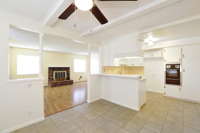 650 Ridgeway Ln unit 2, La Habra, CA 90631 - photo 3