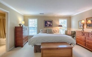 6961 Klett Dr, Fort Belvoir, VA 22060