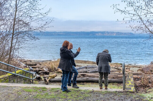 Linde Hill Park residents are sure to enjoy each other's company at Seahurst Park.