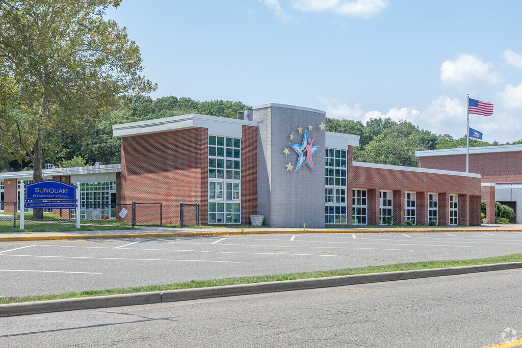 Sunquam Elementary School is a highly rated public school located in Melville, NY.