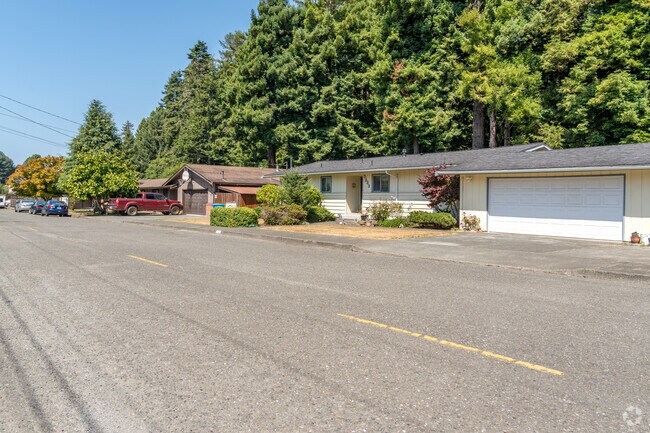 Older homes in Myrtletown are still in great condition.