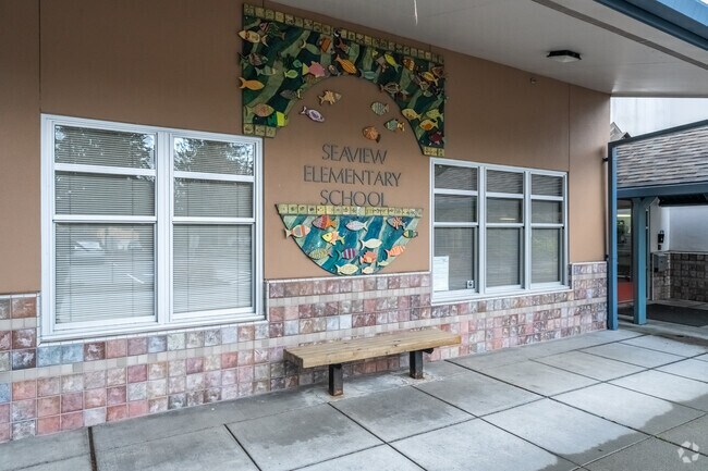 Seaview Elementary School decorative mural.
