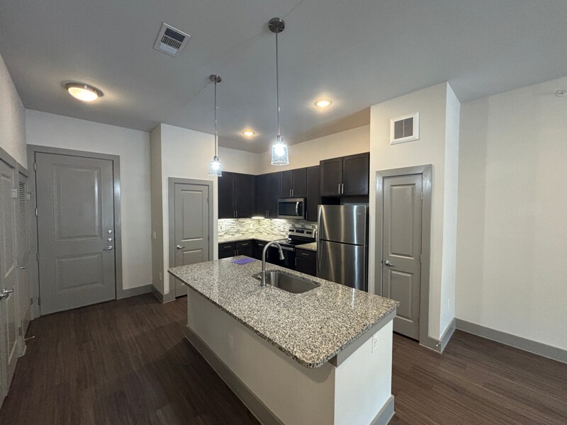 1050 Wittenburg unit a2, Kyle, TX 78640 - photo 1