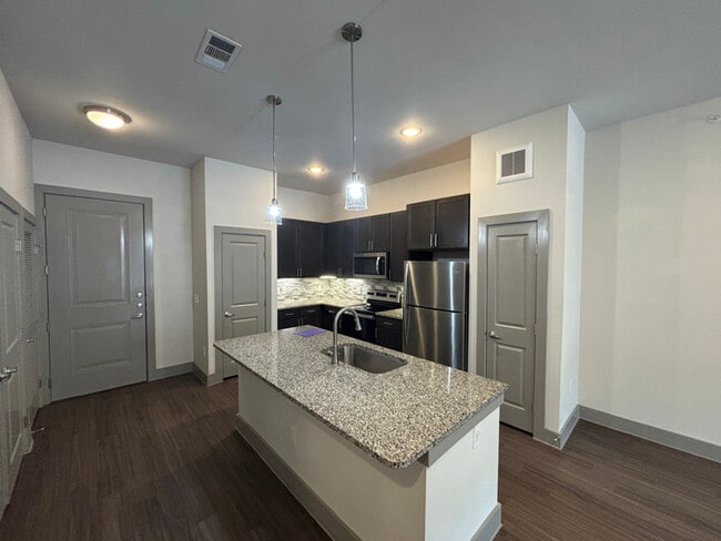 1050 Wittenburg unit a1, Kyle, TX 78640 - photo 2