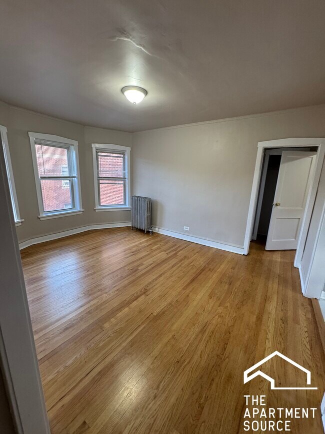 4031 W Melrose St unit 2S, Chicago, IL 60641 - photo 3