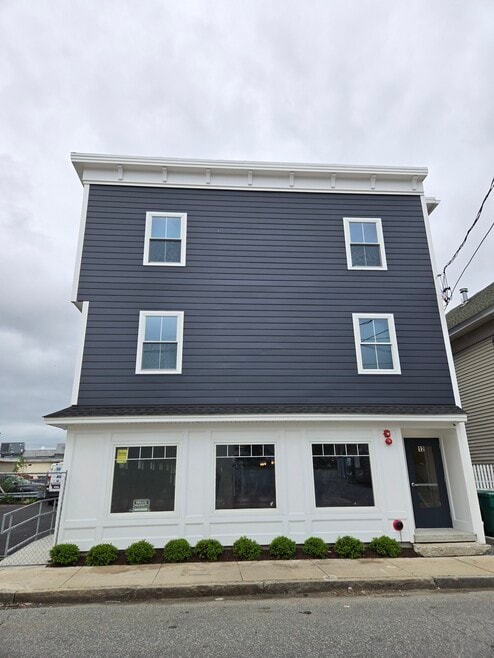 12 W 5th St unit 1, Lowell, MA 01850 - photo 1
