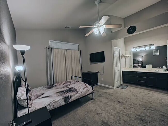 9316 Caulfield Dr, Elk Grove, CA 95758 - photo 7