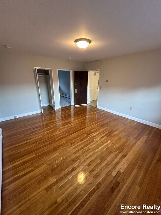 61 Selkirk Rd unit 17, Brighton, MA 02135 - photo 2