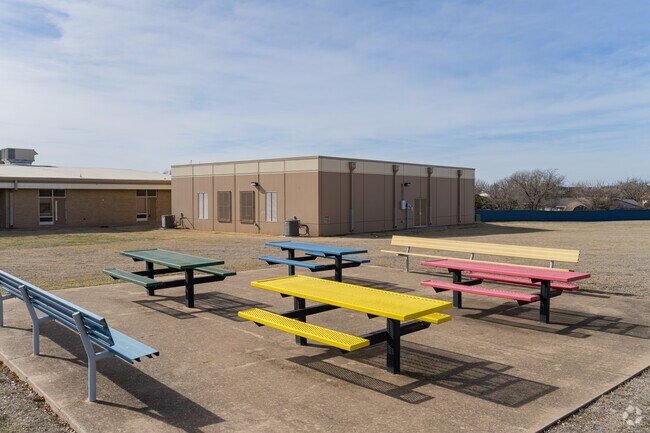 Carriage Hills Elementary School offer a variety of programs that challenge children.