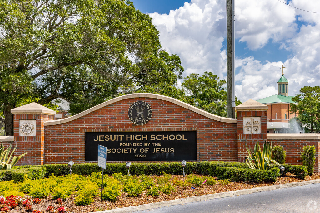 Jesuit High School, Tampa FL Rankings & Reviews - Homes.com