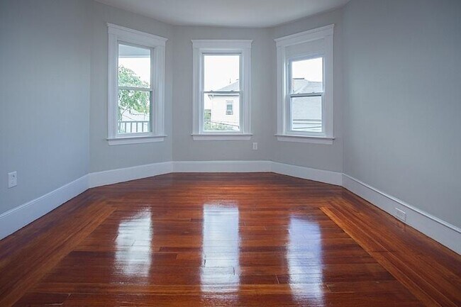 8 Hinckley St unit 2, Somerville, MA 02145 - photo 3