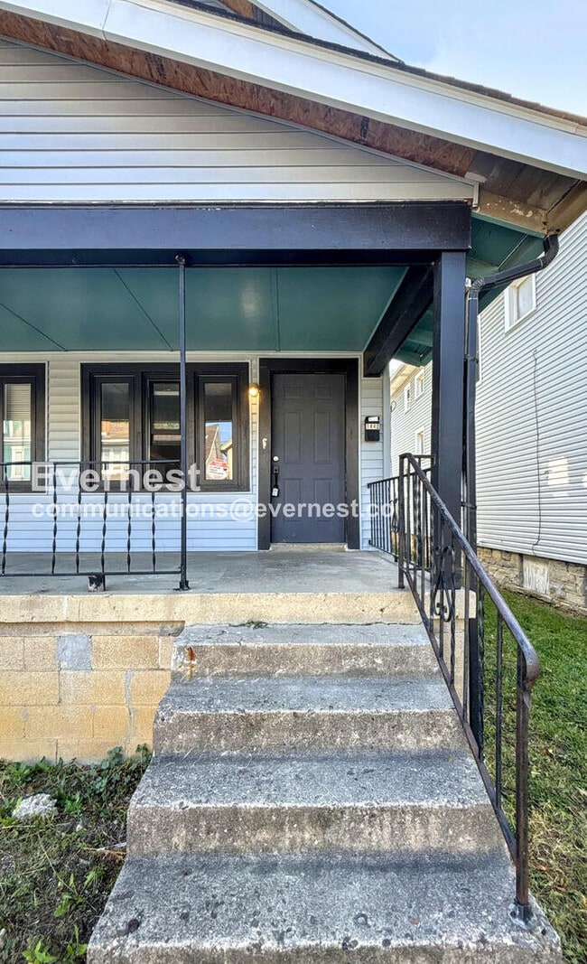 1440 Hamlet St, Columbus, OH 43201