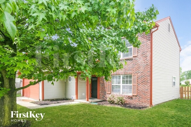 6312 Hazelhatch Dr, Indianapolis, IN 46268 - photo 2