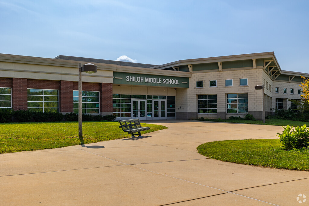 Experience dynamic learning and holistic growth at O'Fallon's renowned Shiloh Middle School.