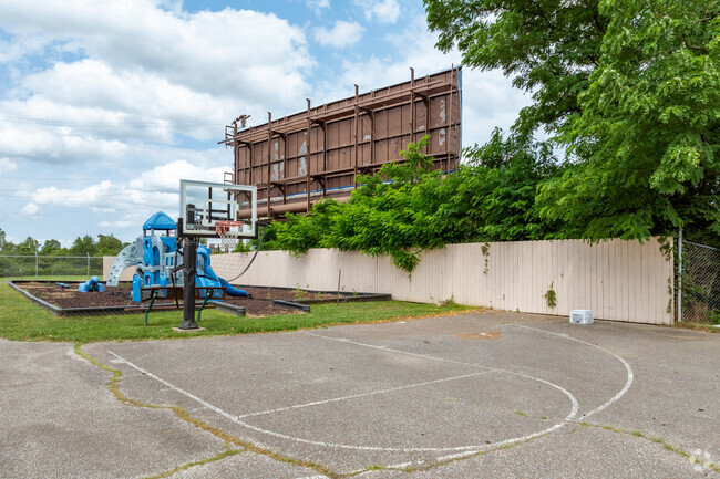 There is a basketball court at Creative Life Preparatory in Memphis for students to enjoy.