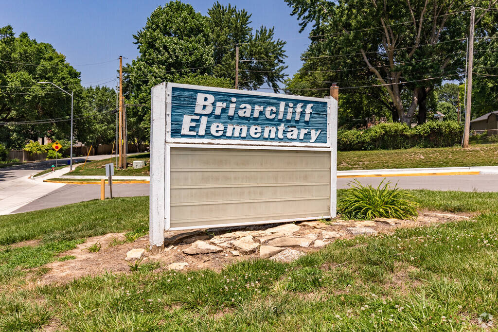 Briarcliff Elementary School Sign