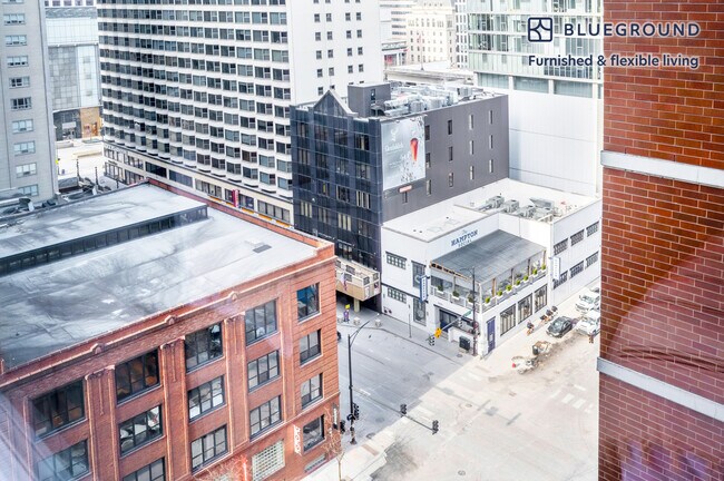 200 E Illinois St unit FL11-ID878, Chicago, IL 60611 - photo 6