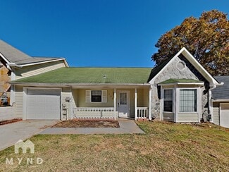 208 Oak Cir N, Stockbridge, GA 30281