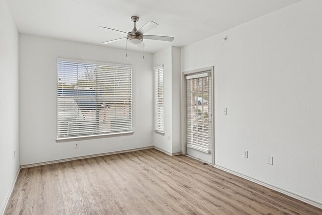 Heritage Pointe Senior 55+”, Austin, TX 78721 - photo 5