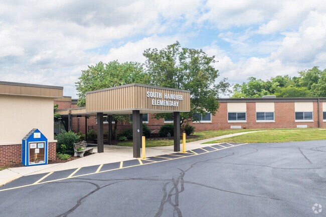 South Hanover Elementary School serves 385 students.