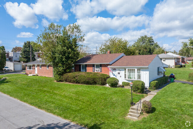 Rows of Ranch Style homes on lage lots provide families with more space in Southside.