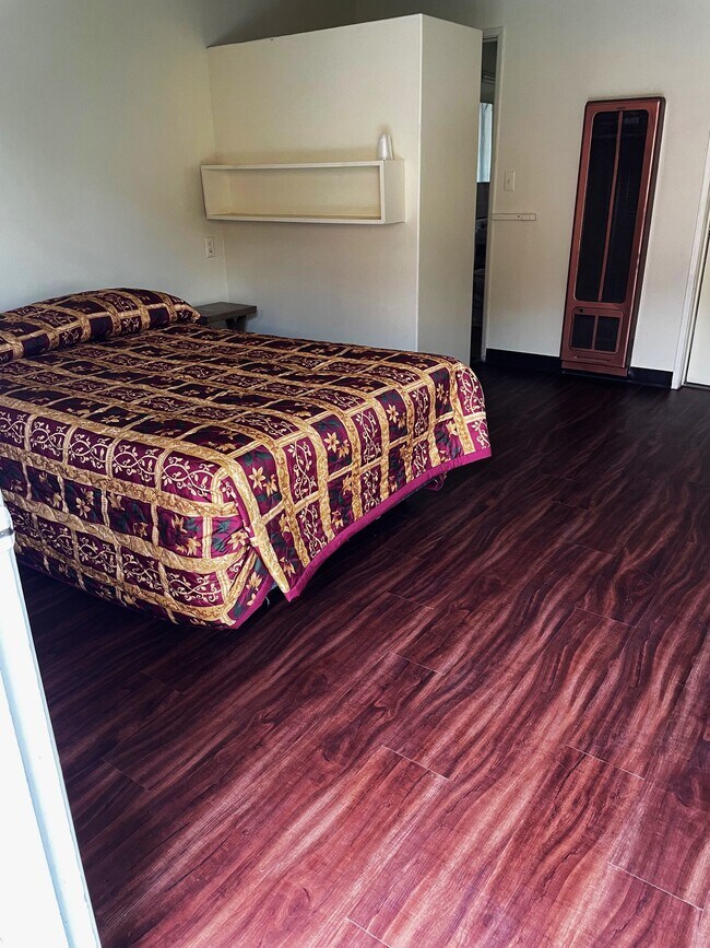 2680 Randolph St, Huntington Park, CA 90255