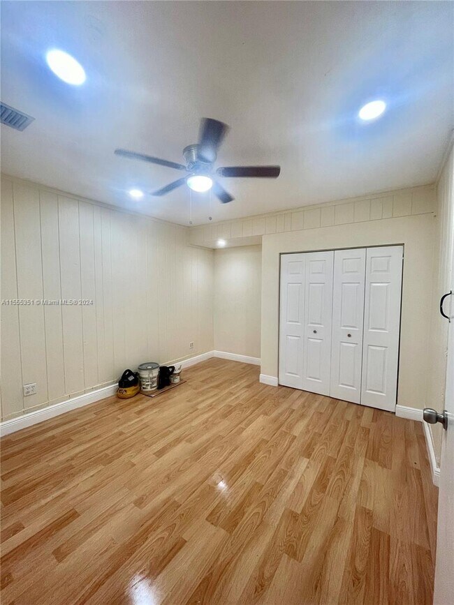 4940 NW 18th St, Lauderhill, FL 33313