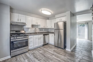 37 Alberge Ln, Middle River, MD 21220