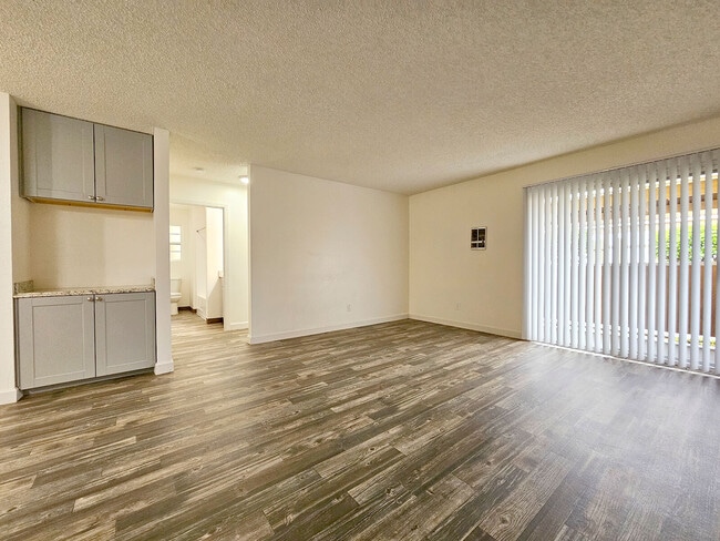 Valley View Apartments, Oceanside, CA 92057 - photo 2