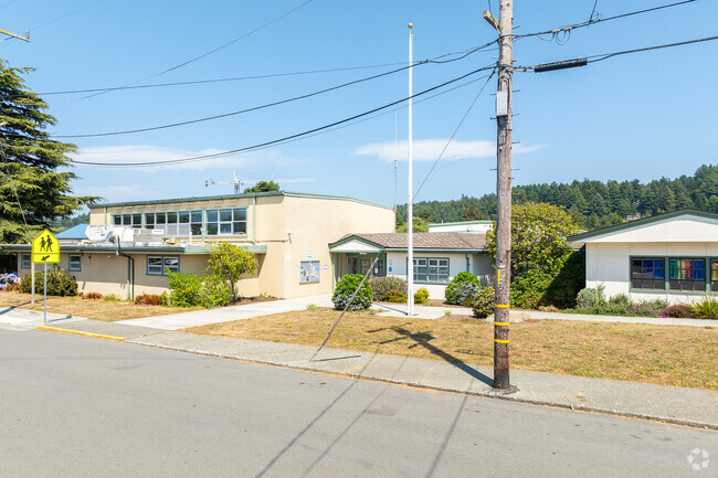 The student teacher ratio at Arcata Elementary School is reported as 16 to 1.