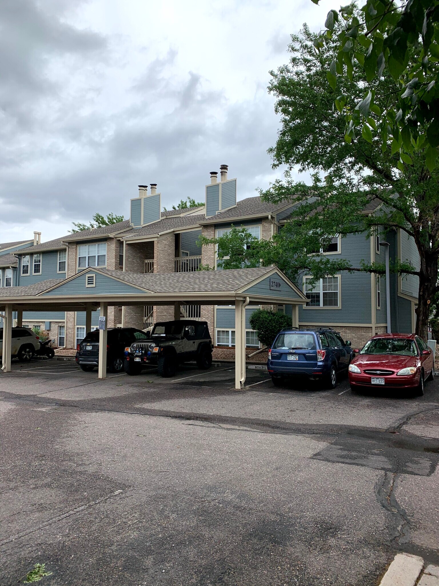 2740 E Otero Plaza unit 10, Centennial, CO 80122 - photo 1