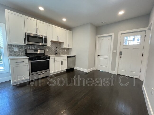 5 Hunters Rd unit 1, Norwich, CT 06360 - photo 4