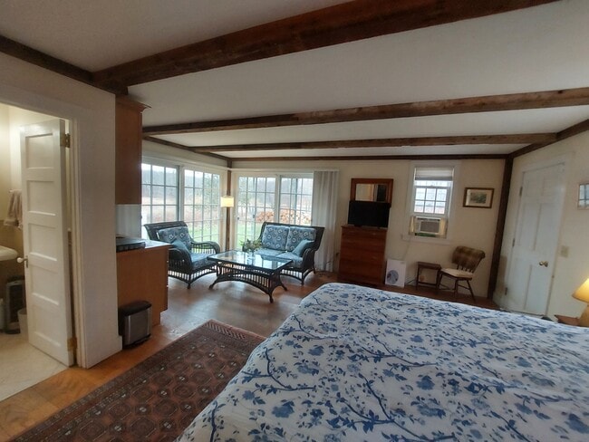 286 Sharon Mountain Rd unit Darius' Suite, Sharon, CT 06069 - photo 6