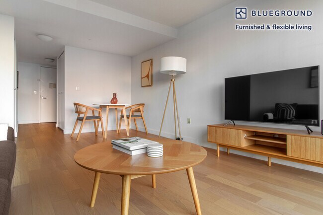 130 W 15th St unit FL10-ID1386, New York, NY 10011 - photo 4