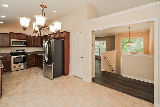 1025 West Ave, Dallas, GA 30157 - photo 7