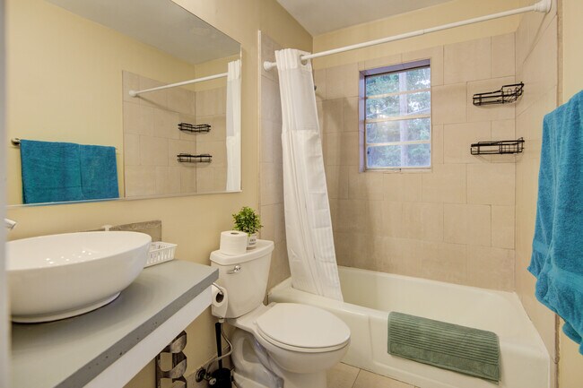 636 Chipley Ave unit 5, Charlotte, NC 28205 - photo 5