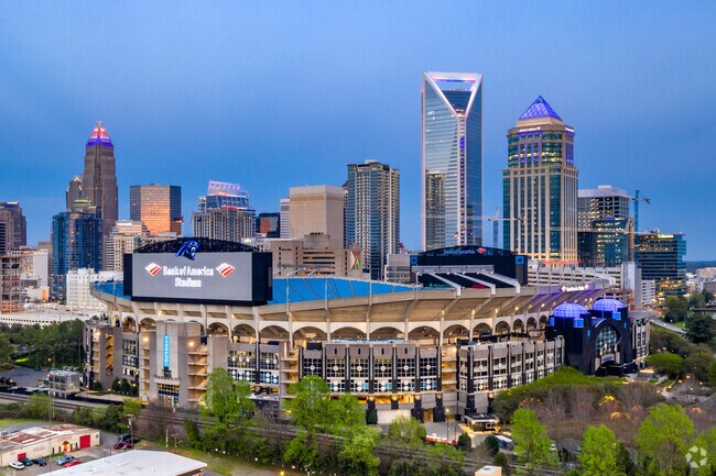 The Bank of America Stadium is only 7 miles from Eagle Lake.