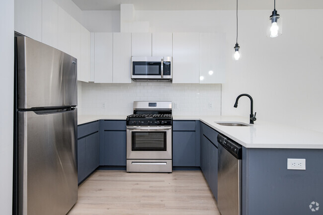 2BR, 2BA - 1000SF - Kitchen