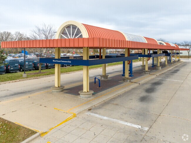 Rolling Meadows offers convenient public transportation options on Milwaukee St.