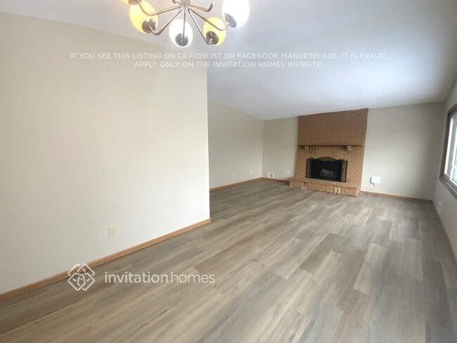 7818 Hampshire Cir N, Brooklyn Park, MN 55445 - photo 3