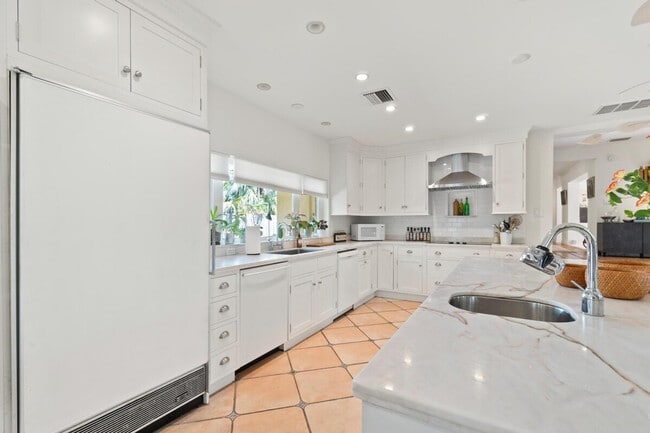 3399 70th Ln N unit ID1290302P, Saint Petersburg, FL 33710 - photo 7