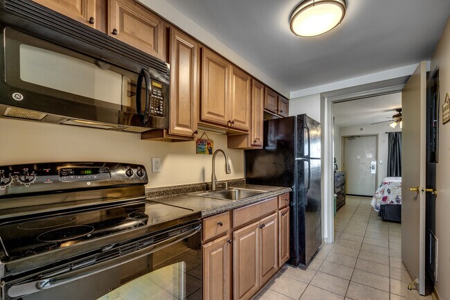 2406 N Ocean Blvd unit 1405 THE PALMS, Myrtle Beach, SC 29577 - photo 7