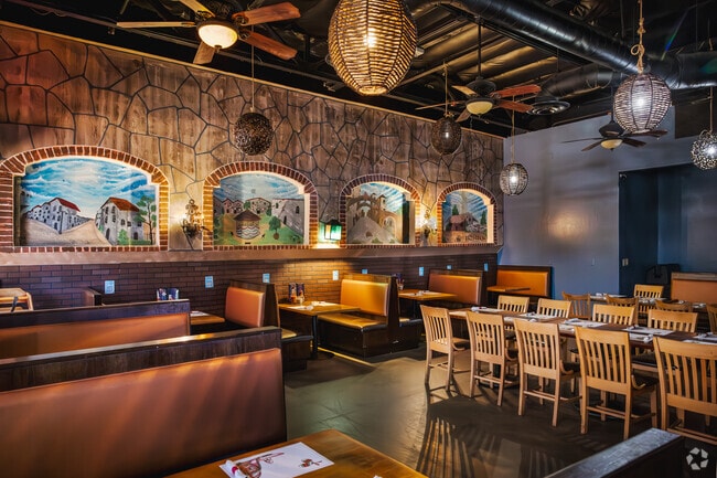 El Portal West Mexican Grill & Cantina severs delicious Mexican cuisine in Fairway Oaks.