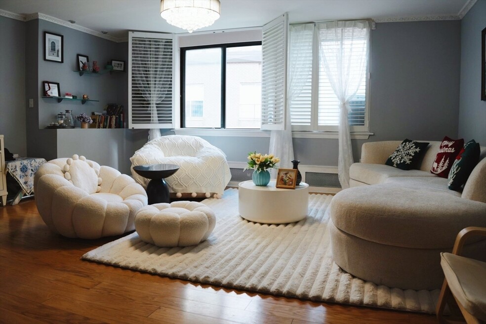 38 Juniper St unit 22, Brookline, MA 02445 - photo 1