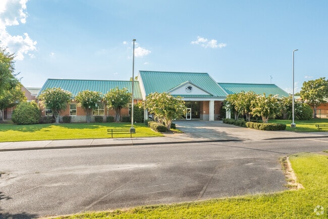 Chestnut Oaks Middle School prepares students for high school.