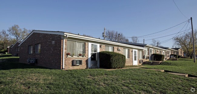Camelot Apartments, Saint Ann, MO 63074 - photo 4