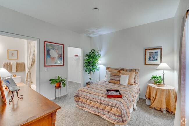 2BR, 2BA - 1058SF - Second Bedroom