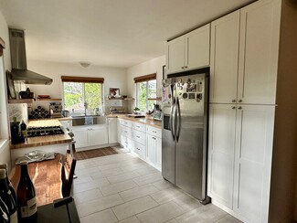 1099 Cunningham Rd Unit Main House, Sebastopol, CA 95472