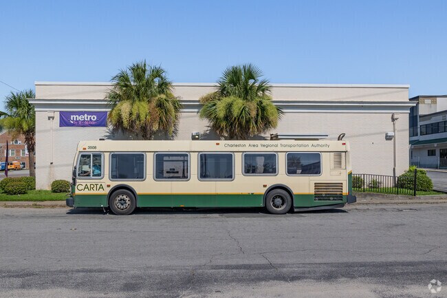 Charleston Heights has great public transportation for quick commutes around North Charleston.
