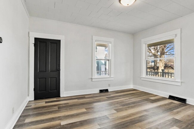 426 College Ave unit Lower, Watertown, WI 53094 - photo 3